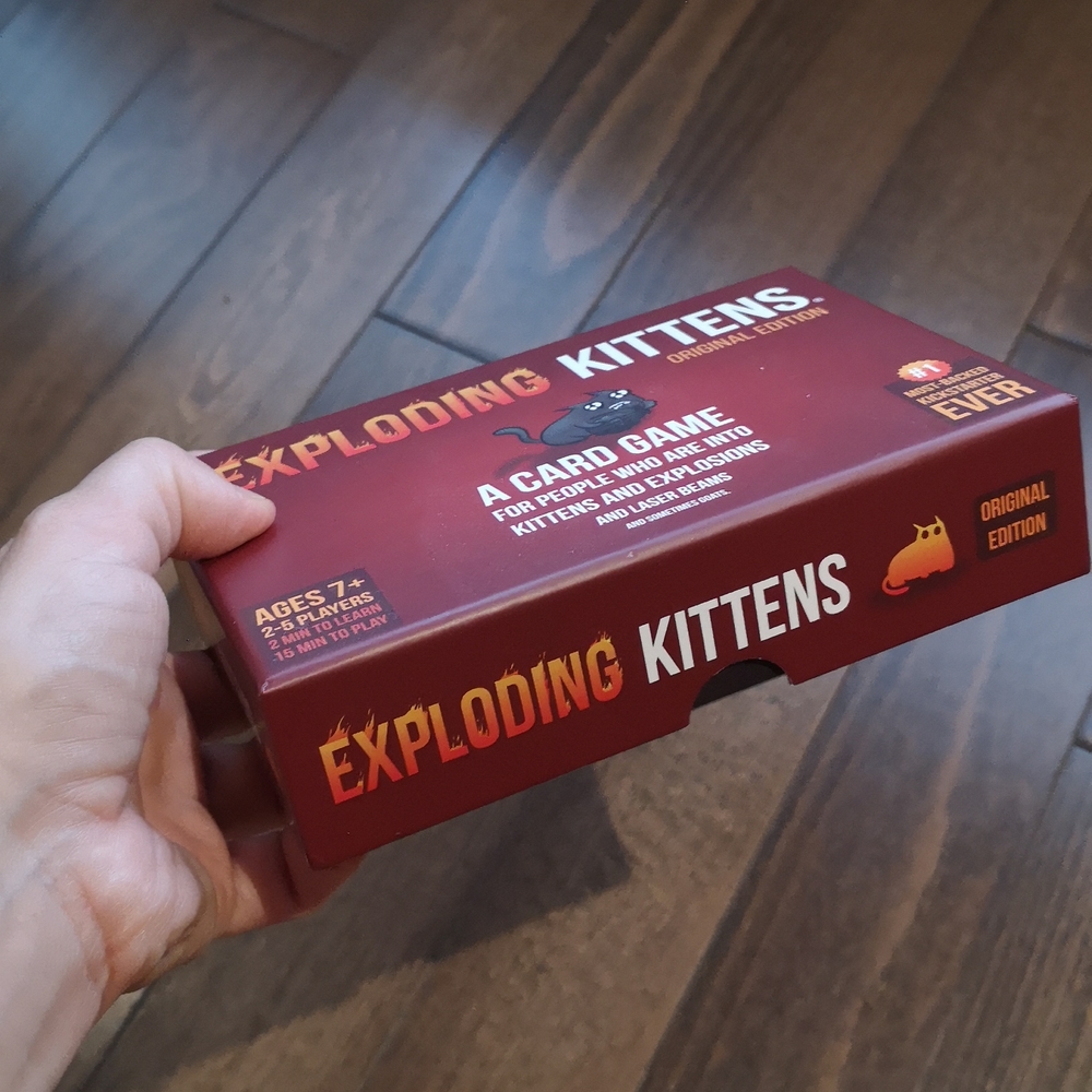 Exploding kittens card game - Picture 3 of 4